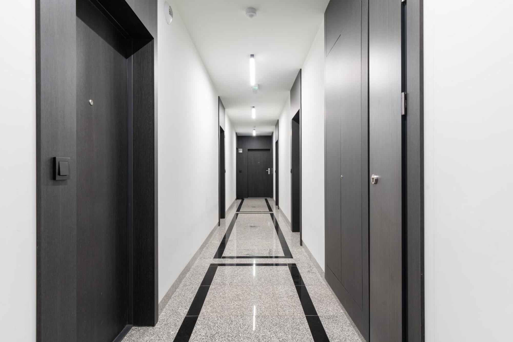 Lineburg Villa Apartments Варшава Екстериор снимка