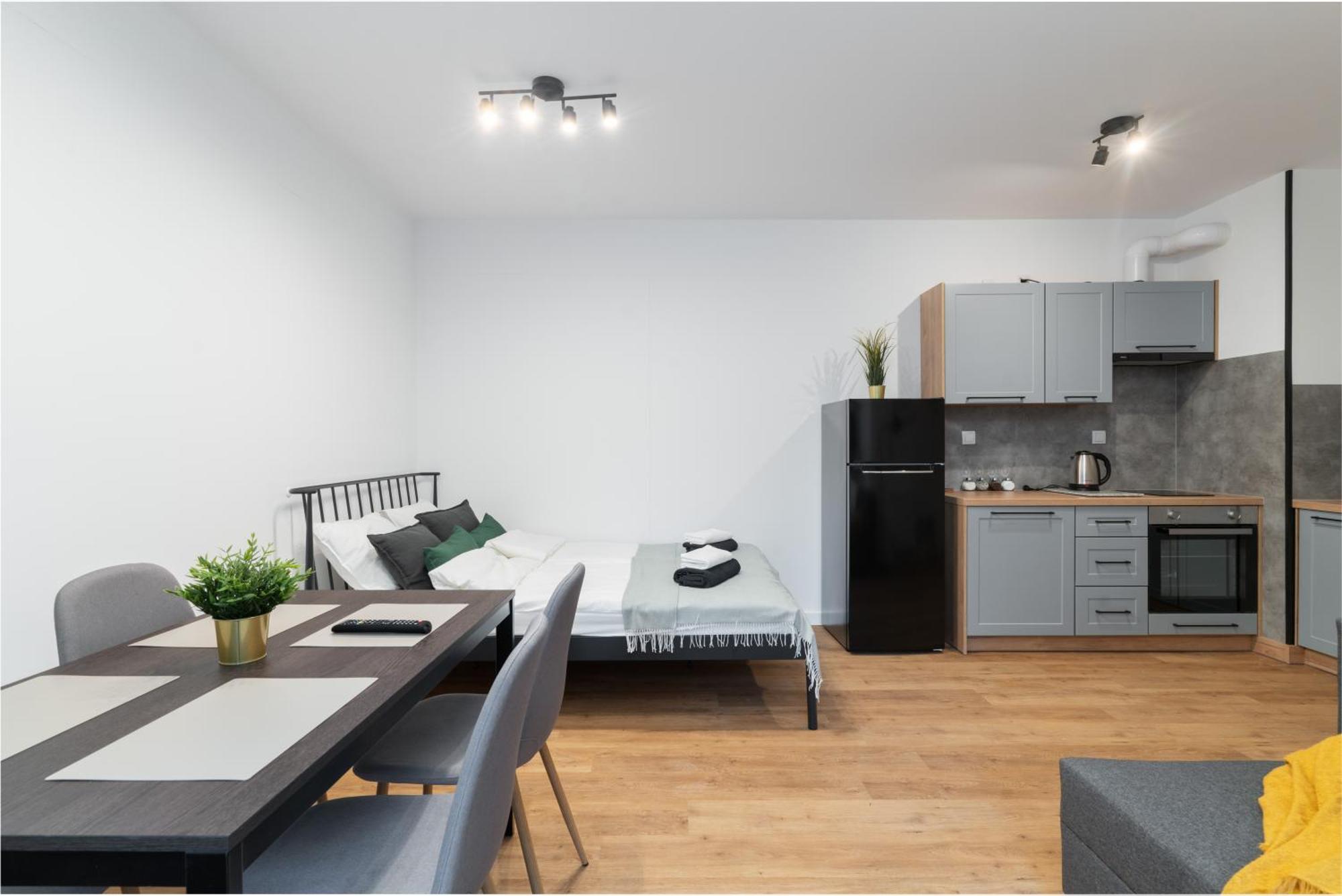 Lineburg Villa Apartments Варшава Екстериор снимка