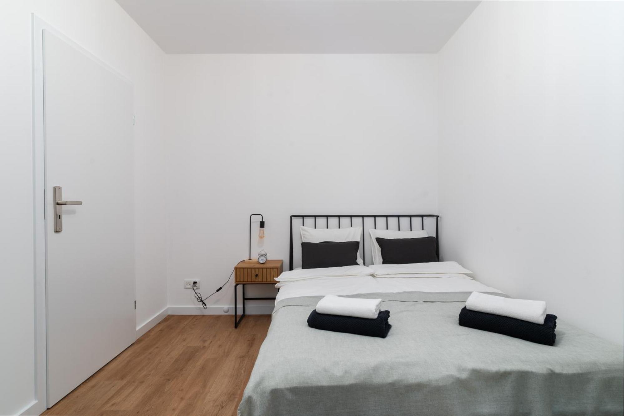 Lineburg Villa Apartments Варшава Екстериор снимка