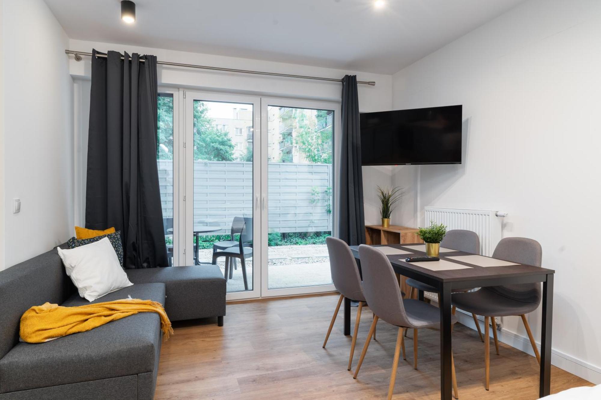 Lineburg Villa Apartments Варшава Екстериор снимка