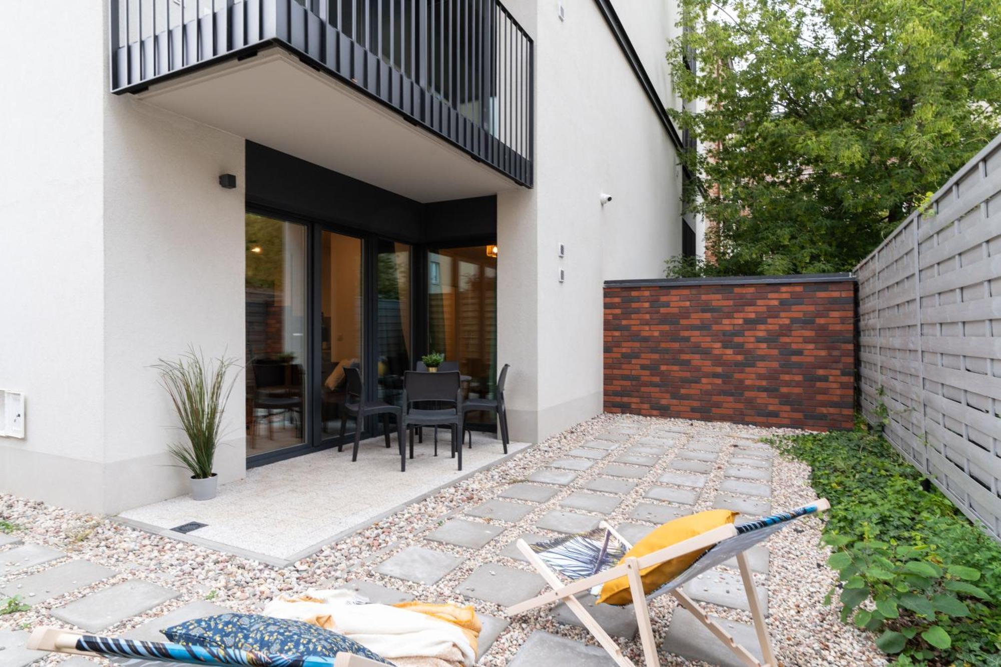 Lineburg Villa Apartments Варшава Екстериор снимка