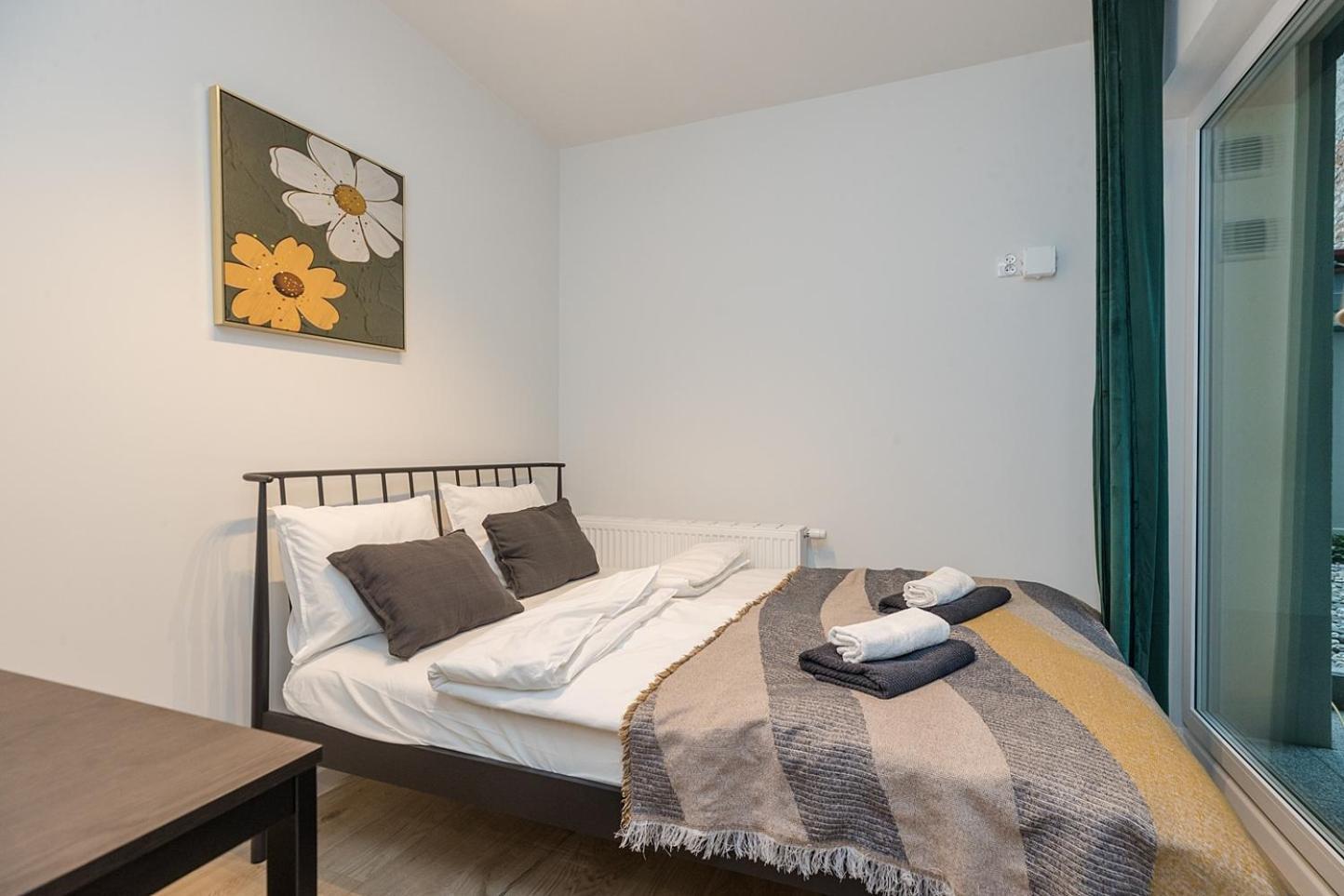 Lineburg Villa Apartments Варшава Екстериор снимка
