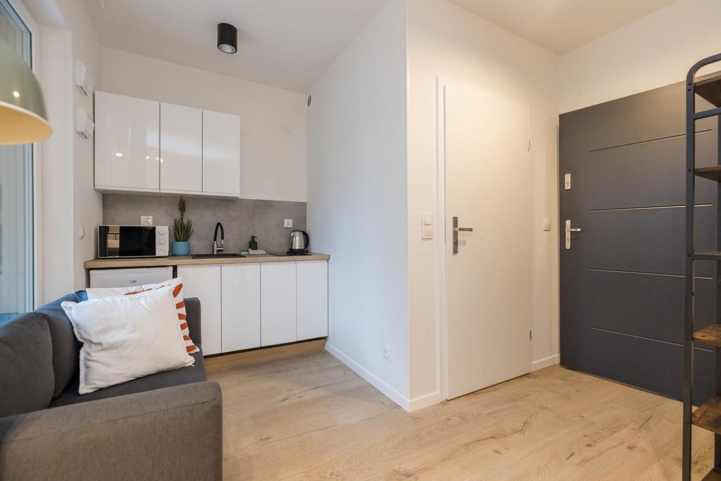 Lineburg Villa Apartments Варшава Екстериор снимка